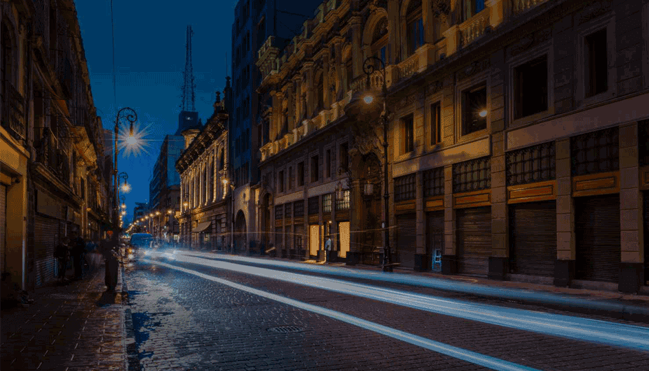 The streets of Mexico City light up at night